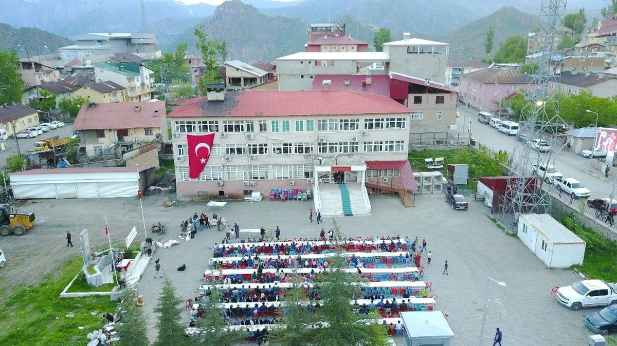 Beytüşşebap\'ta Türkçe ve Kürtçe İlahi Dinletisi