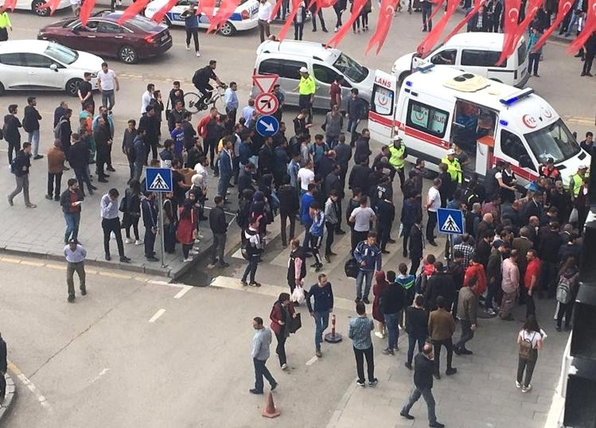 Bıçaklı Kavgada Yaralanan Genç Hayatını Kaybetti