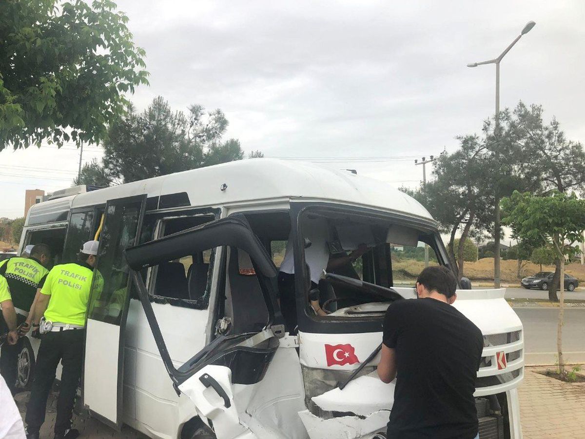 Denizli\'de Öğrenci Servisi Kazası