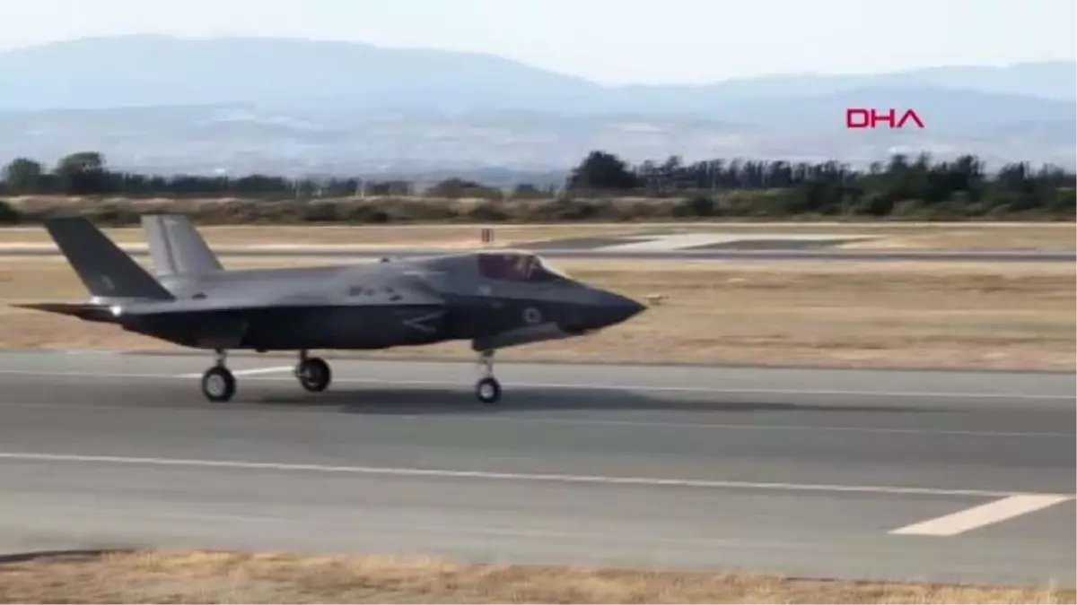 Dha Dış - İngiltere Hava Kuvvetleri\'ne Ait F-35 Savaş Uçakları Kıbrıs\'a İndi