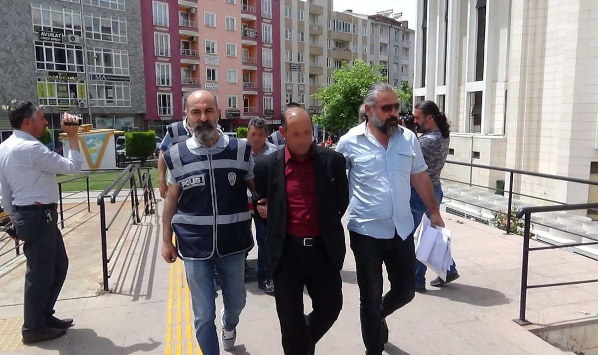 Dolandırıcılar Polisten Kaçamadı
