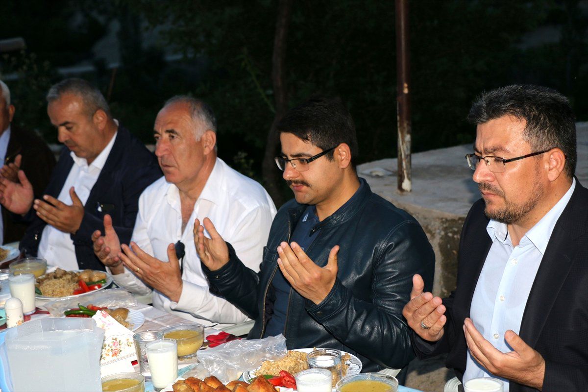 Hekimhan\'da İftar Programı