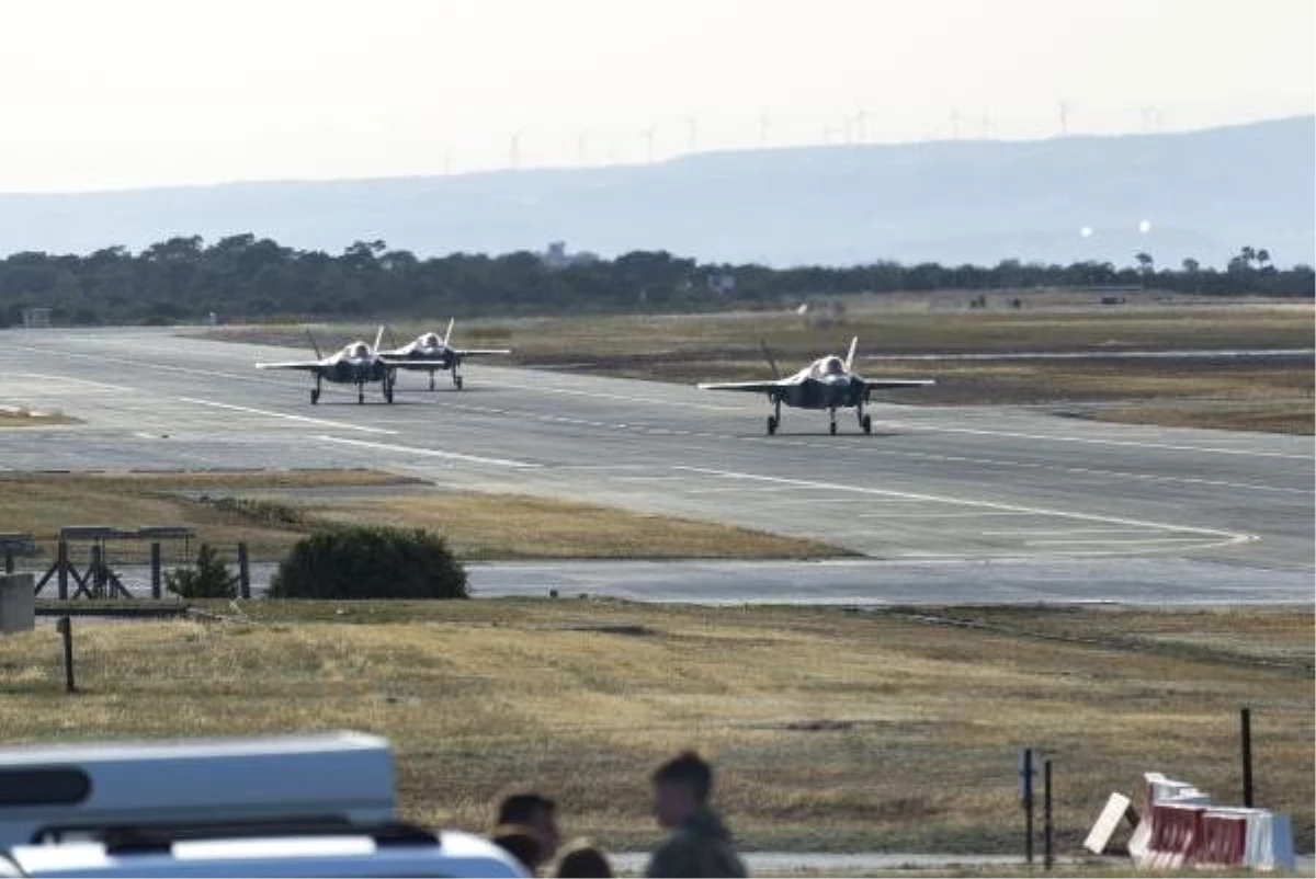 İngiltere Hava Kuvvetleri\'ne Ait F-35 Savaş Uçakları Kıbrıs\'a İndi