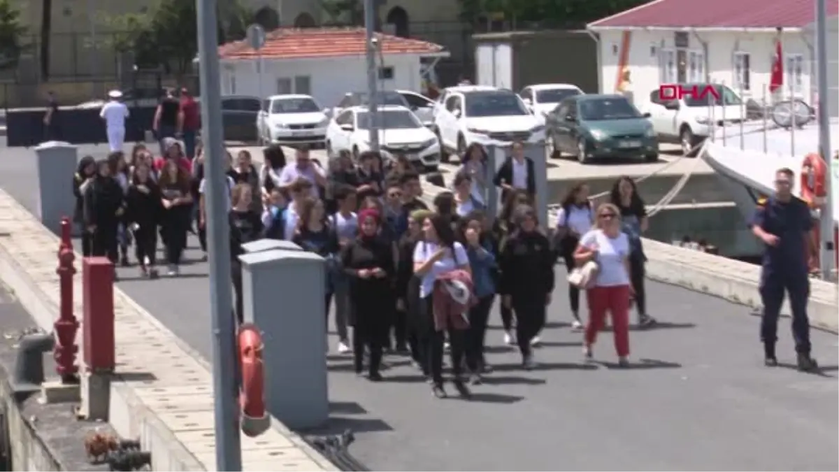 İstanbul- Öğrenciler \'Güven Gemisi\'yle Boğaz Turu Yaptı