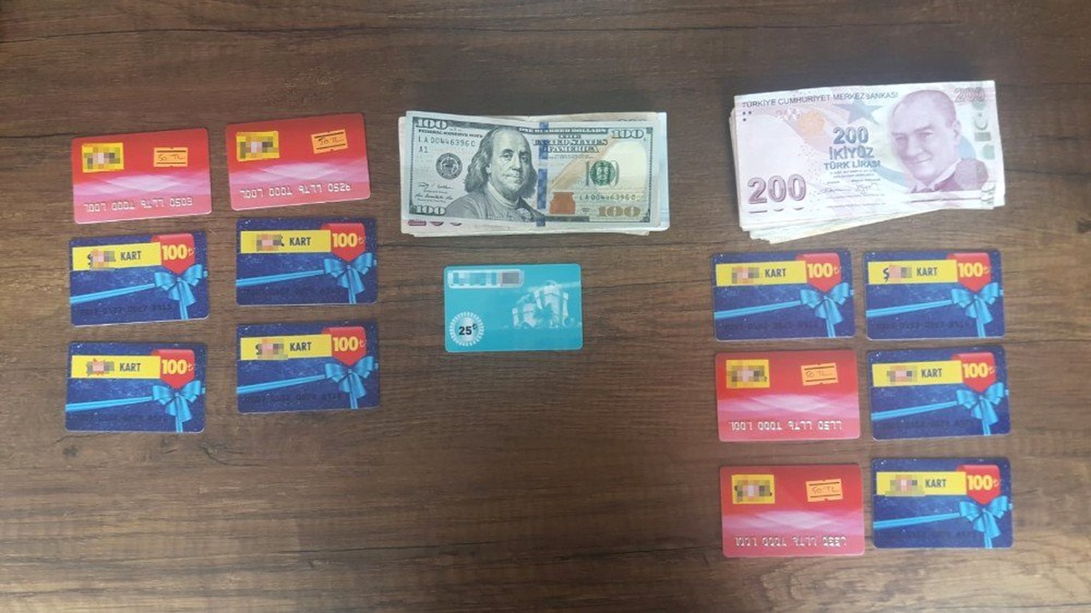 Kayseri\'de Fetö\'nün Öğrenci Evlerine Operasyon: 8 Gözaltı