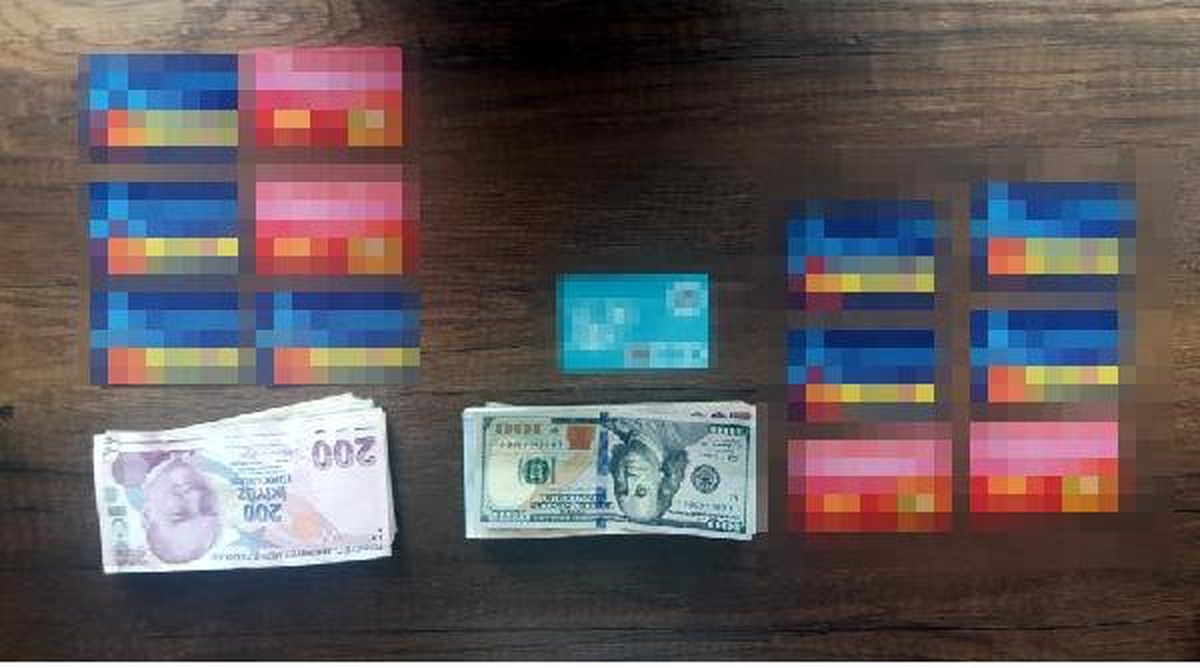 Kayseri\'de Fetö\'nün Öğrenci Evlerine Polis Baskını (2)