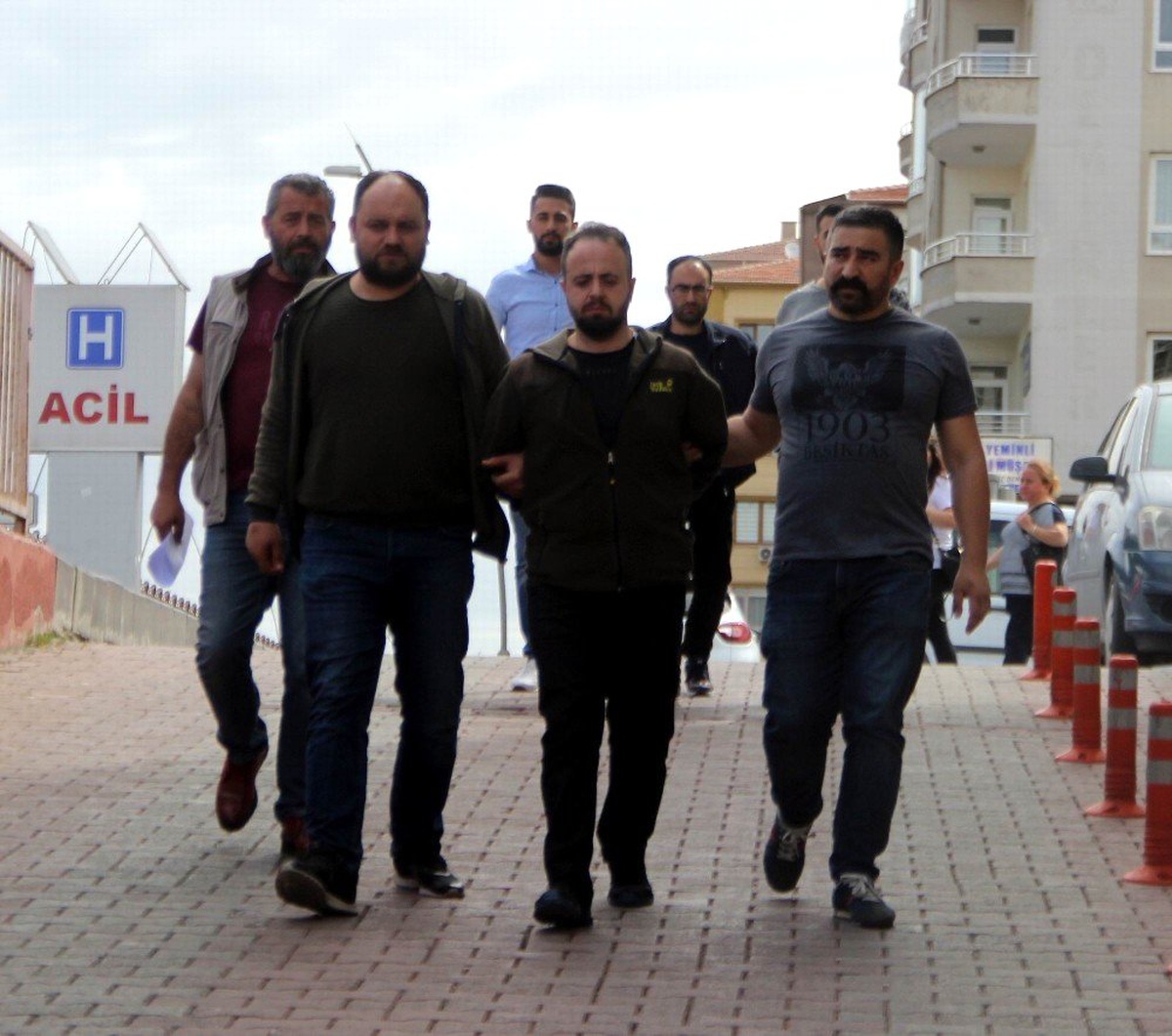 Kayseri\'de Firari Olan Fetö Üyeleri İçin \'Öğrenci Evleri\' Açmışlar
