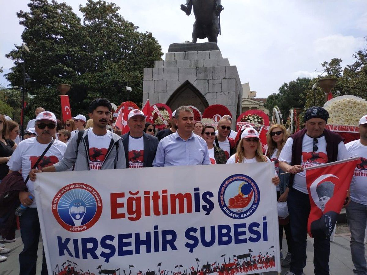 Kırşehir Eğitim İş Şubesi: "Çağı Yakalayacağız Diyen Meb, Orta Çağı Yakalamak Üzere"