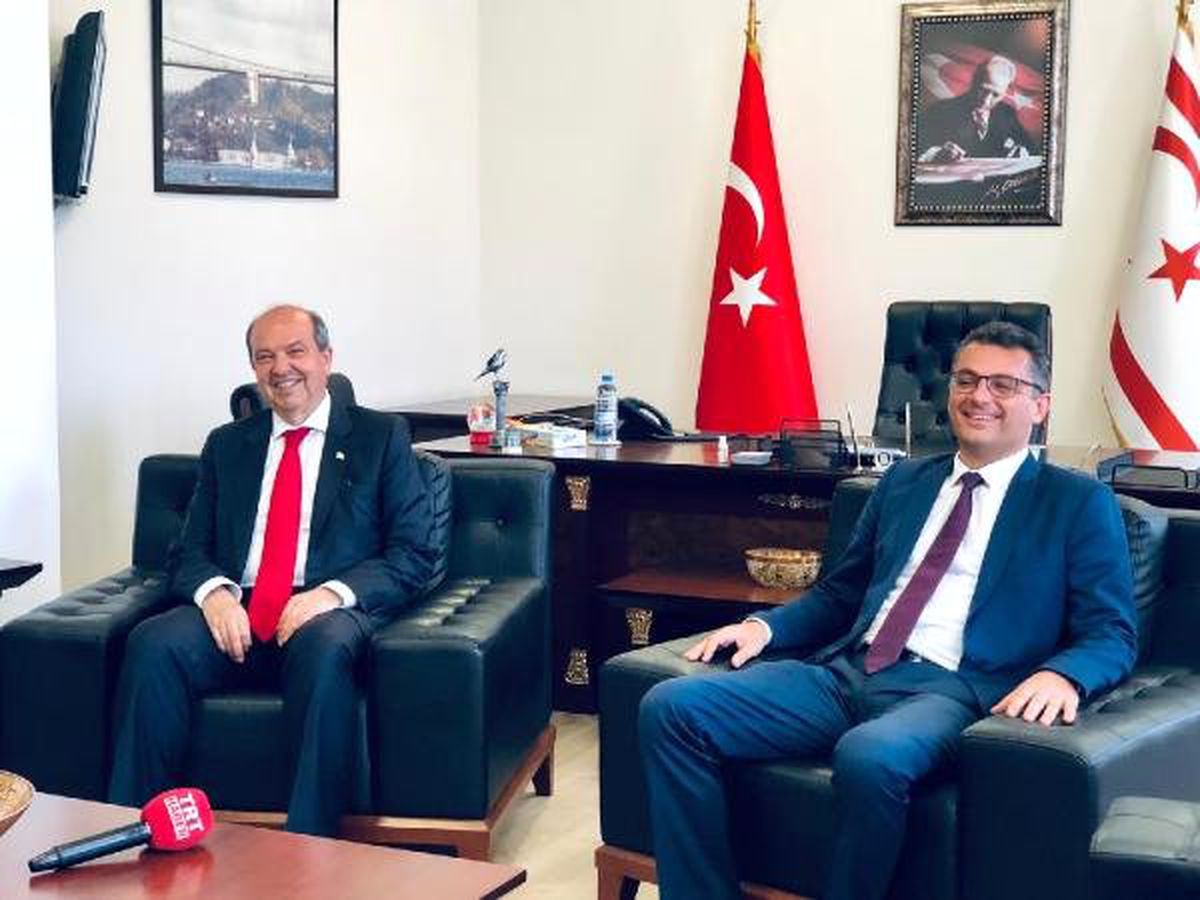 KKTC\'de Tatar, Görevi Erhürman\'dan Devraldı
