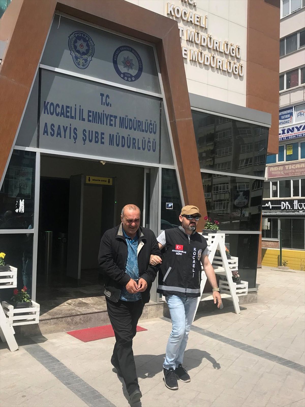 Kocaeli\'de 16 Suçtan Aranan Kişi Yakalandı