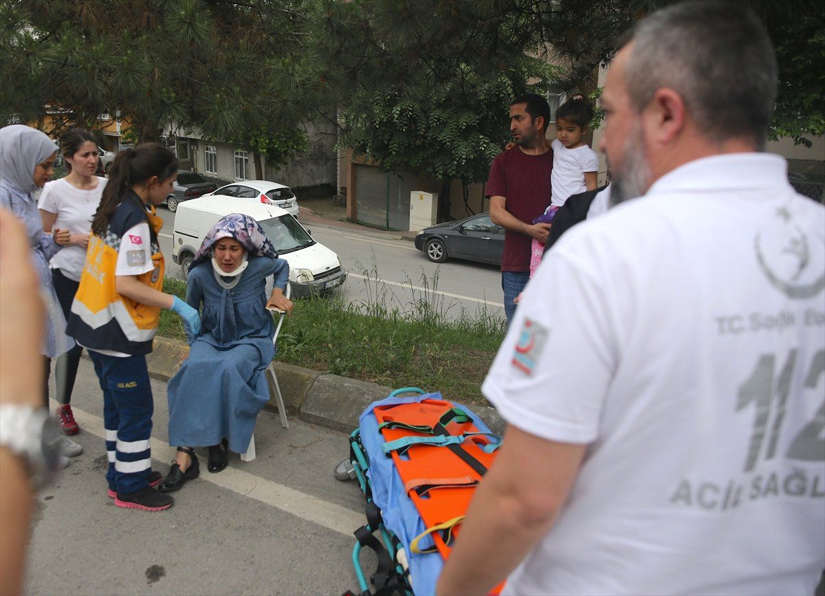 Kocaeli\'de Belediye Otobüsü Devrildi