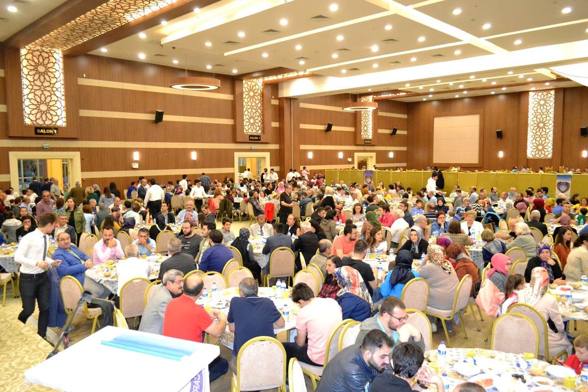 Konya Ticaret Lisesi Mezunları İftarda Buluştu
