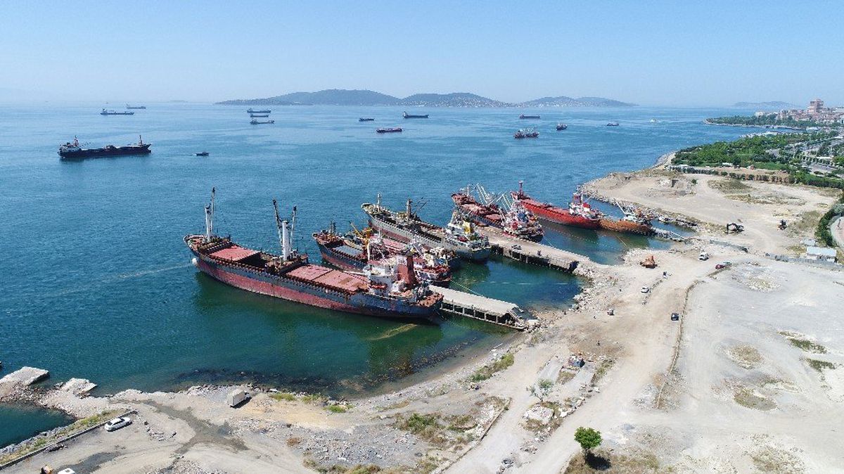 Marmara Denizi\'ndeki Hayalet Gemilerin Son Durumu Havadan Görüntülendi