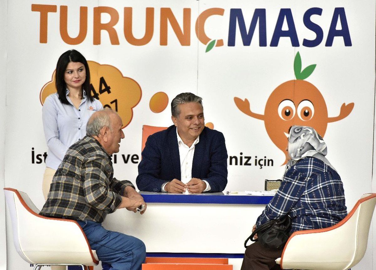 Muratpaşa\'da "Turunç Masa" Fark Oluşturuyor