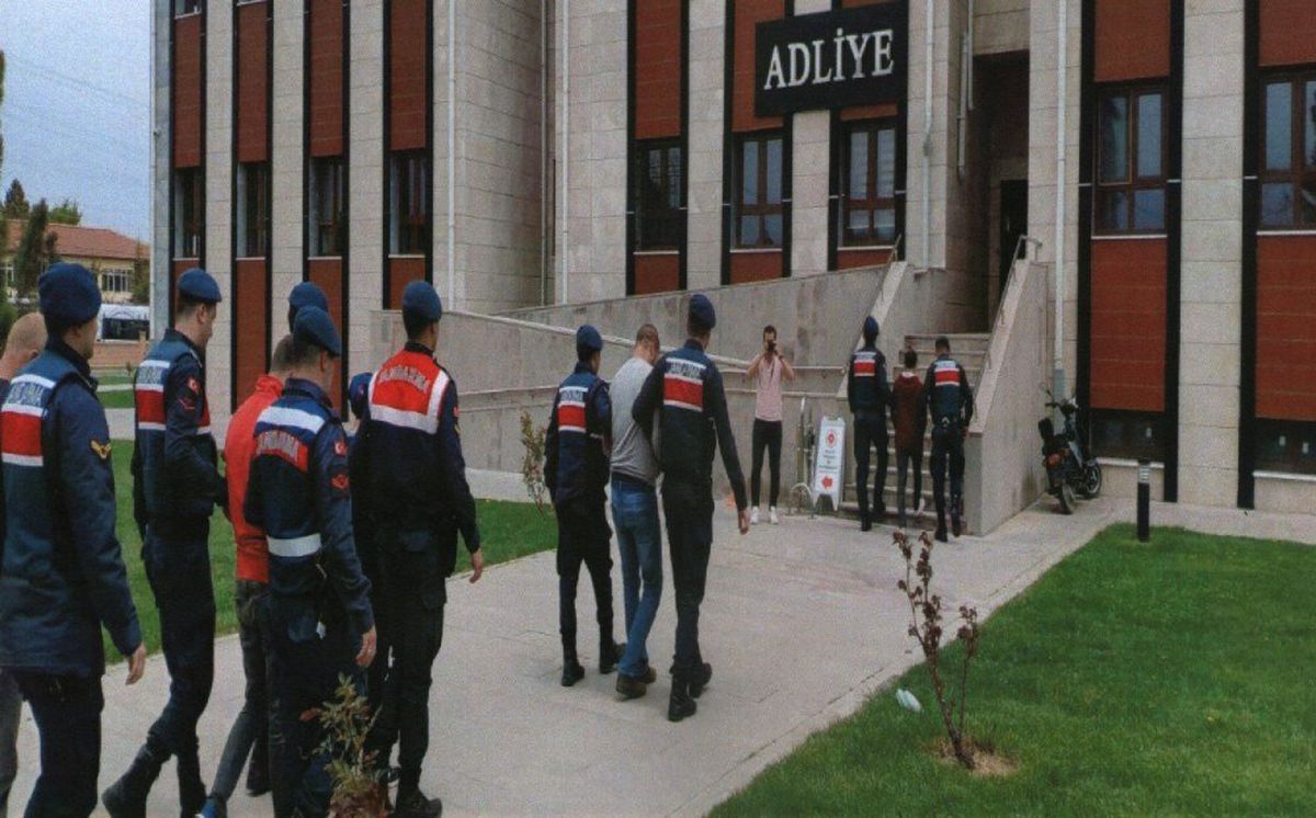 Ne Buldularsa Çaldılar