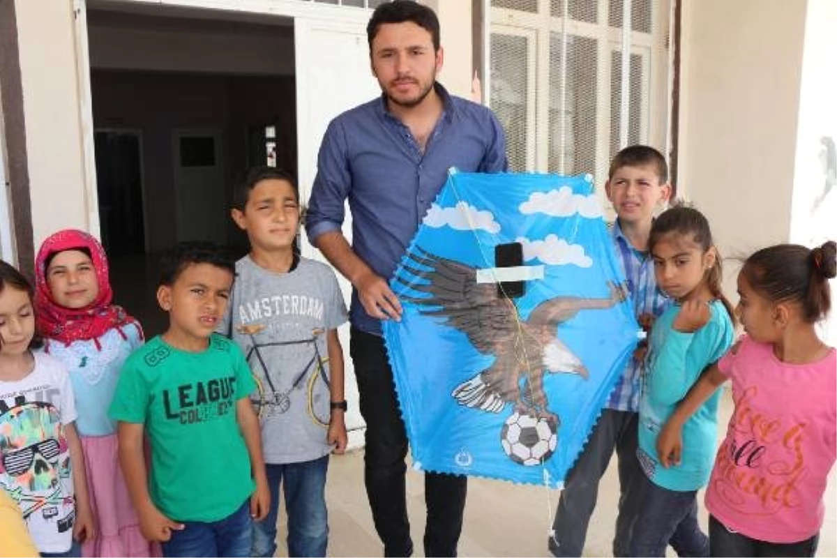 Öğrencileri İsteyince Öğretmenleri Uçurtmadan Drone Yaptı