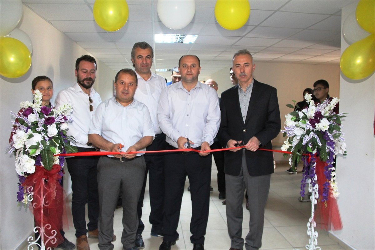 Ortaokul Öğrencilerinden Resim Sergisi