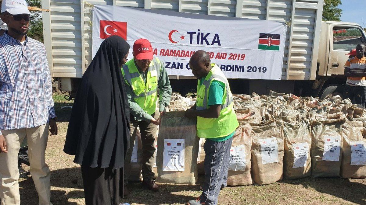 Tika\'dan Kenya\'da İhtiyaç Sahibi Ailelere Gıda Yardımı