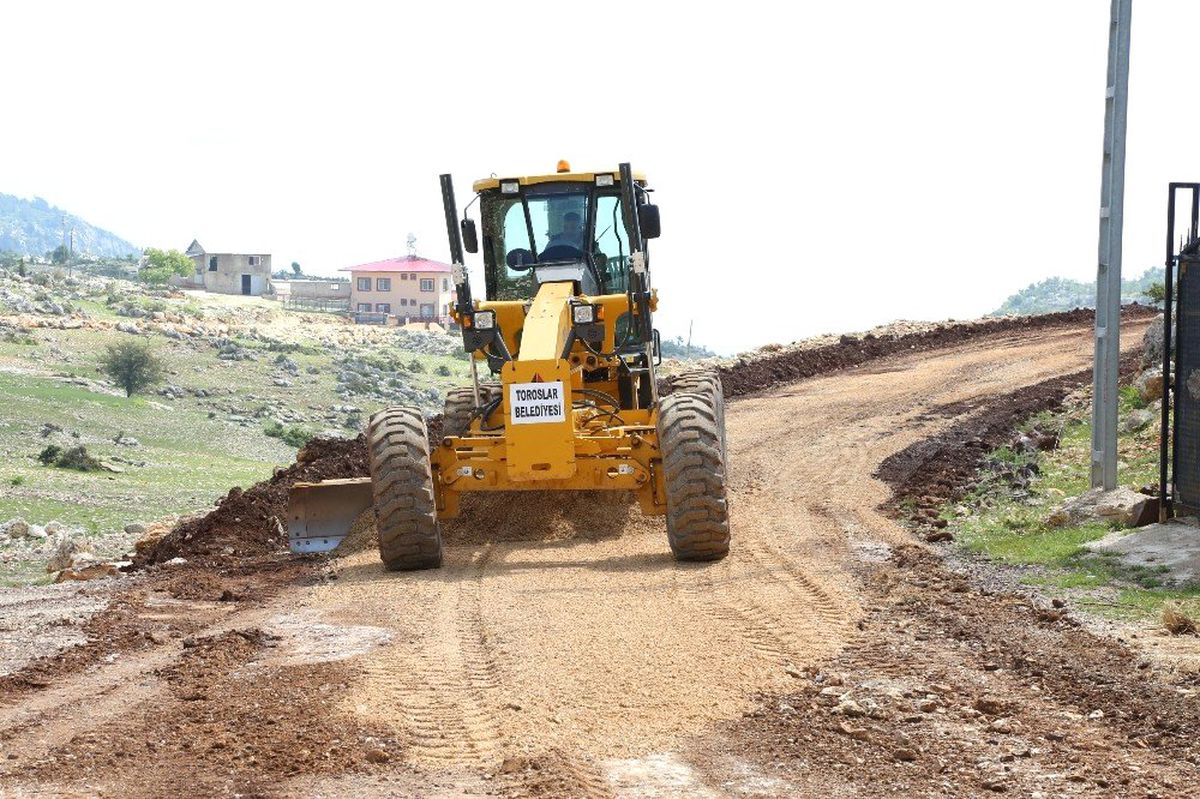 Toroslar\'da Bahçe Yolları Hasada Hasırlanıyor