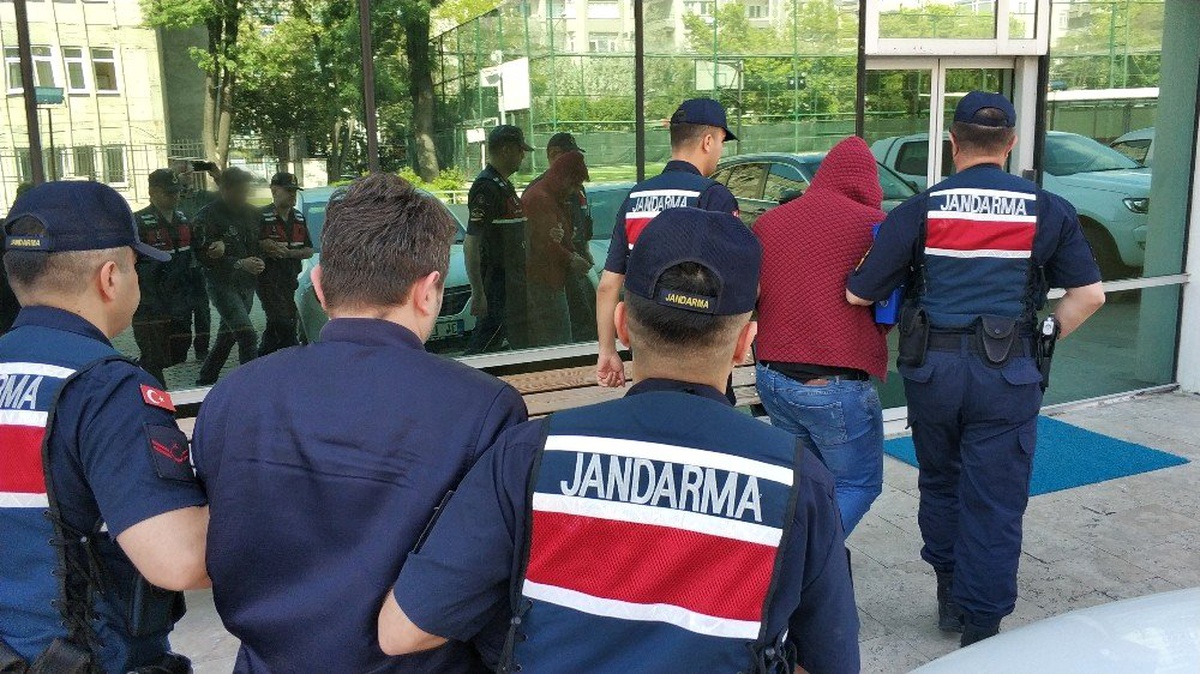 Uyuşturucu Ticaretine 1 Tutuklama, 1 Adli Kontrol
