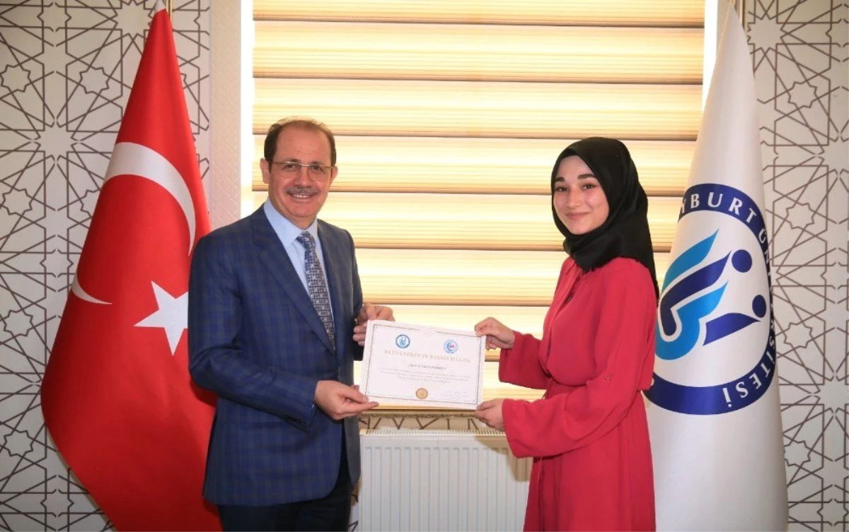 Yabancılara Türkçe Öğretimi Sertifika Programında Başarılı Olanlara Sertifikaları Verildi
