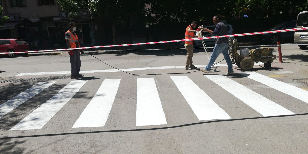 Yaya Ve Okul Geçitlerinde Çizgi Çalışmaları Devam Ediyor