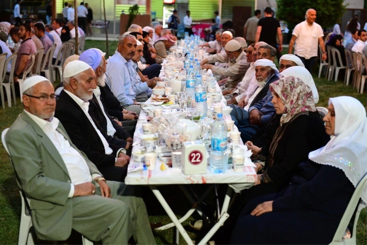 Yeşeren Çınarlar İftarda Buluştu