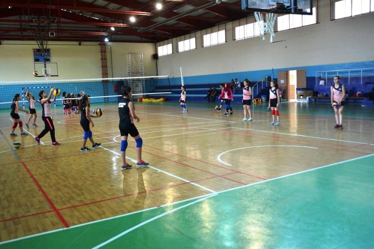Yunusemre\'de Yaz Voleybol Kursu Başlıyor