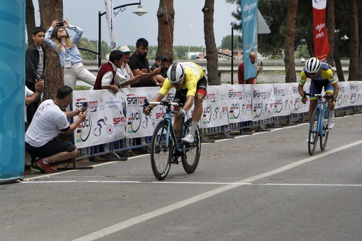 100. Yılda Tüm Türkiye\'de Sporun Bayramı