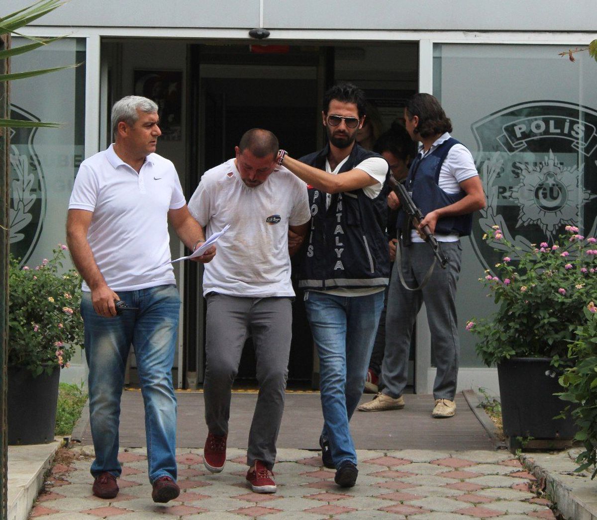 Antalya\'da vahşi cinayete 1 tutuklama