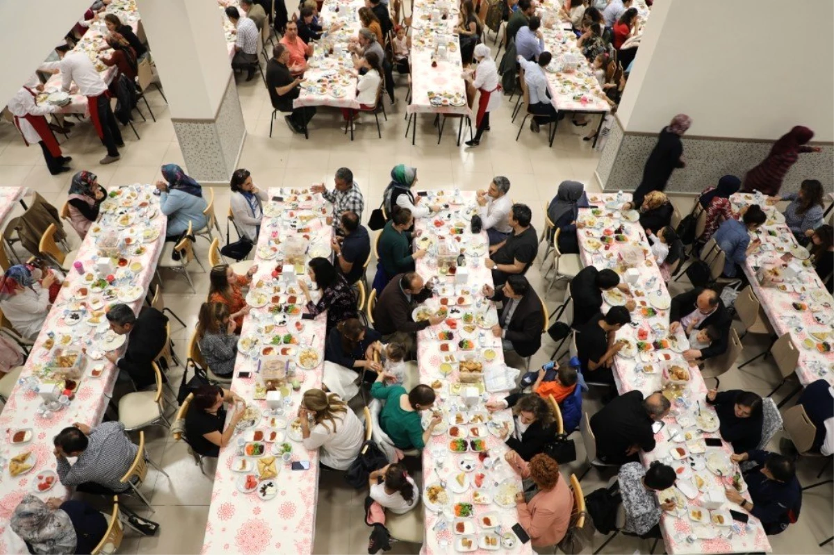 Bartın Üniversitesi ailesi iftarda bir araya geldi