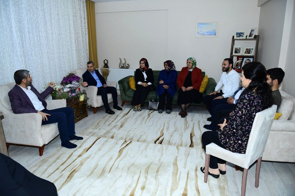 Başkan Çınar\'dan Şehit Ailesine Ziyaret