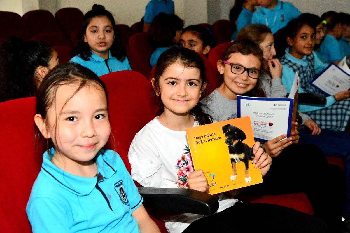 Beylikdüzü\'nde çocuklara hayvan sevgisi aşılanıyor
