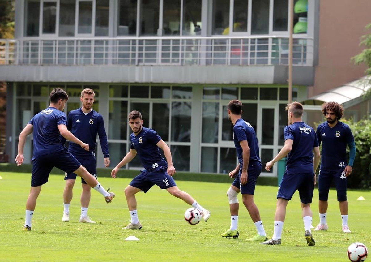 Fenerbahçe\'de Antalyaspor Maçı Hazırlıkları Sürüyor