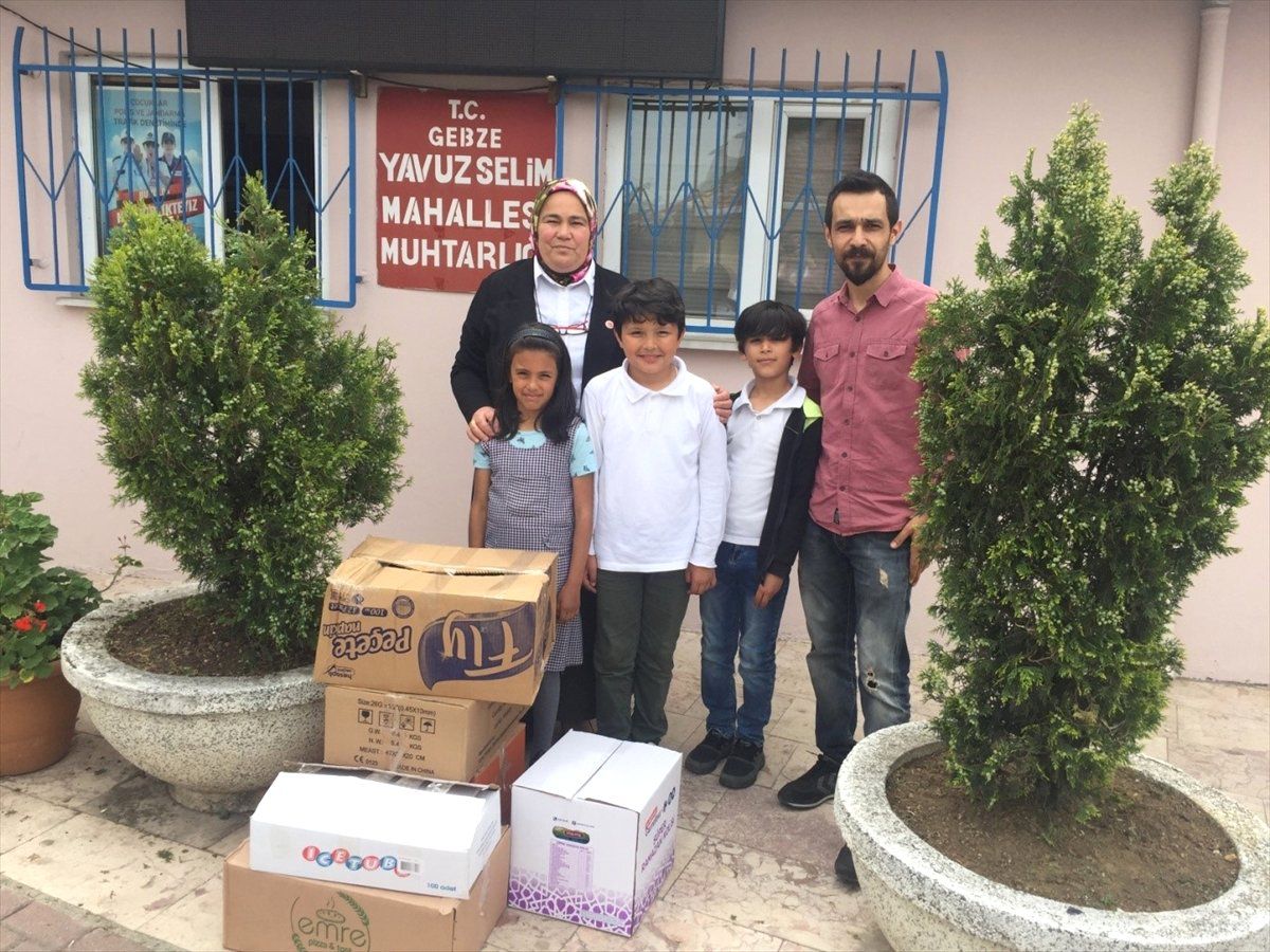 Gebzeli Öğrencilerden İhtiyaç Sahiplerine Erzak Kolisi