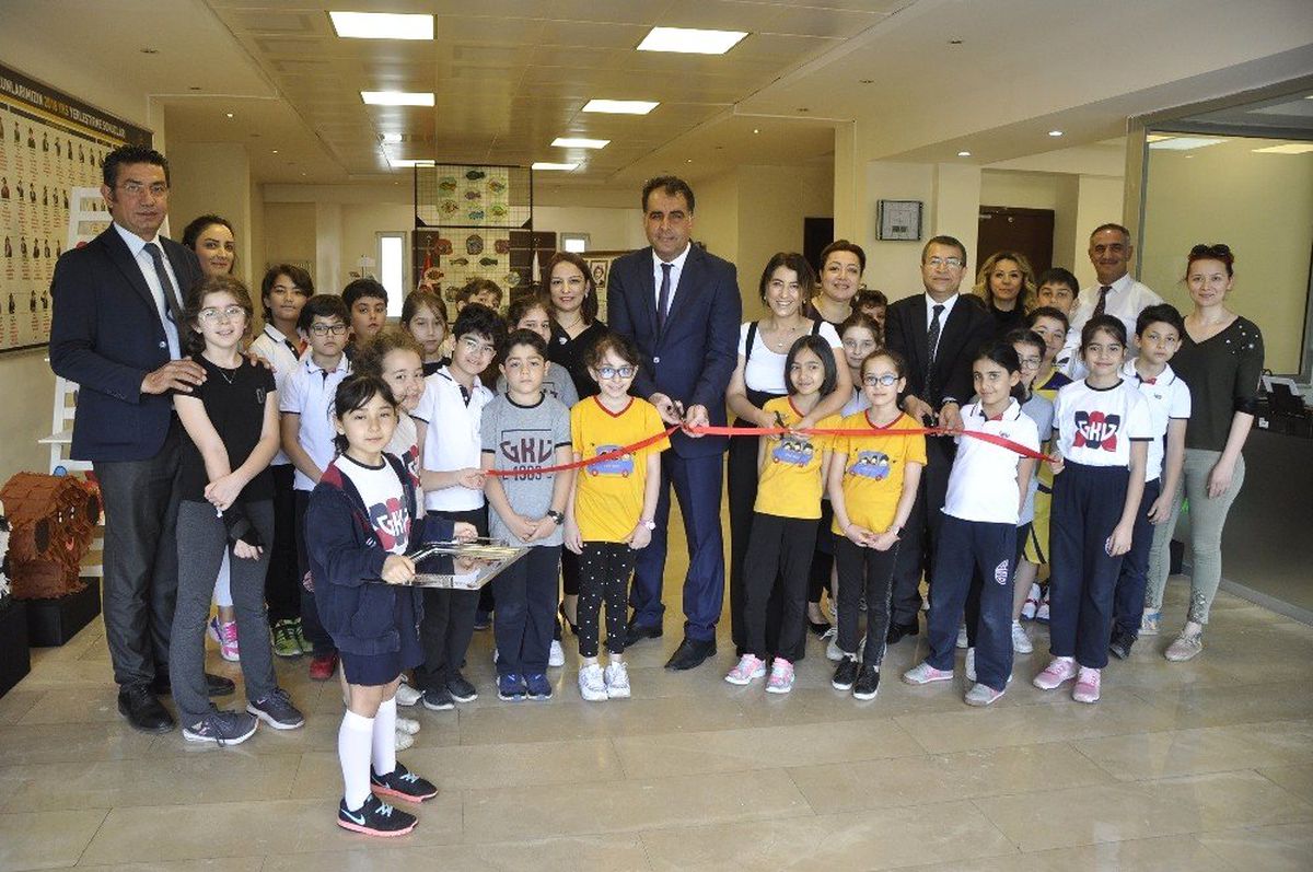 Gkv\'li Minik Öğrencilerden Modelaj Sergisi