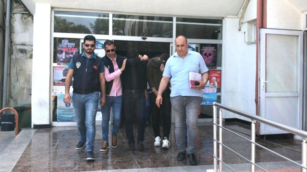 Halıya Sarıp Kaçırdılar, Darp Edip Tehdit Ettiler