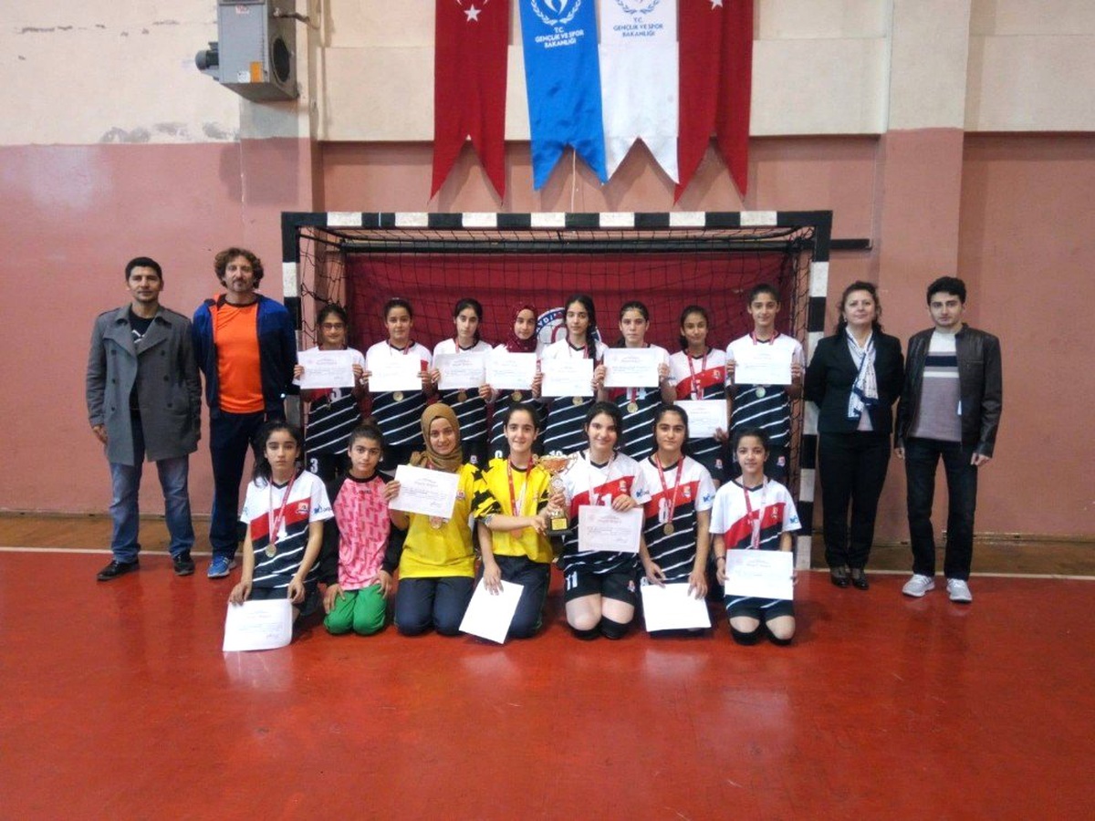 Hentbol Aydın il şampiyonu Akçakonak, bölgede 2. oldu