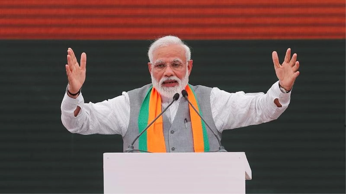 Hindistan\'da aşırı sağcı, Hindu milliyetçisi Narendra Modi yeniden başbakan seçildi