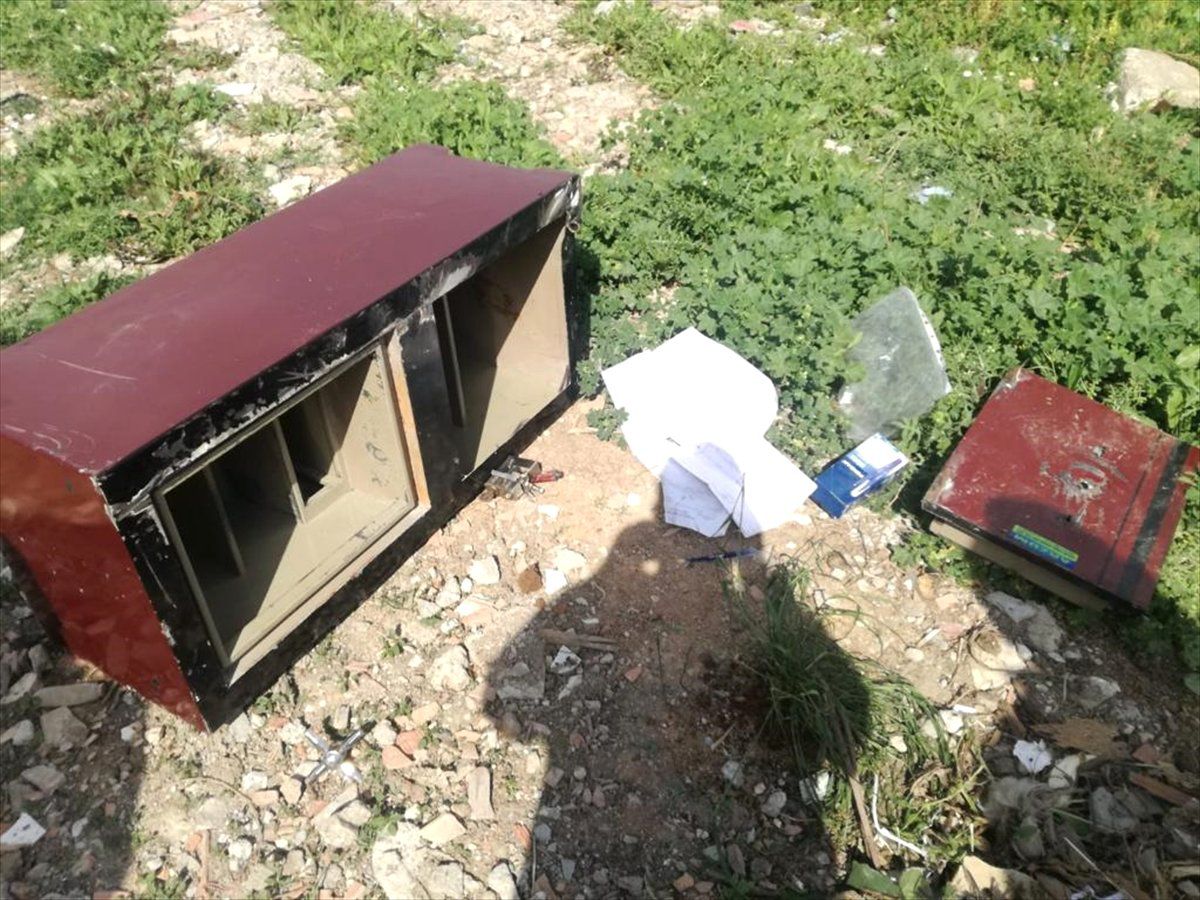 İş Yerinden Para Dolu Çelik Kasanın Çalınması Kamerada
