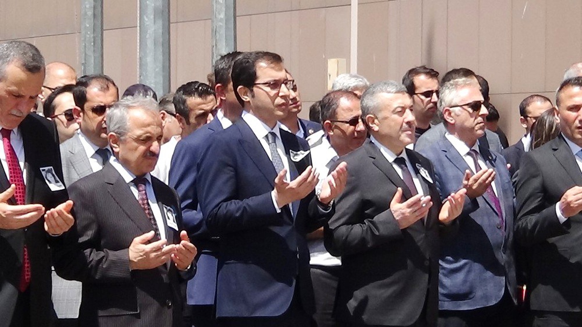 Kalp Krizi Nedeniyle Hayatını Kaybeden Hakim Lale Yıldız İçin Adliyede Tören Düzenlendi