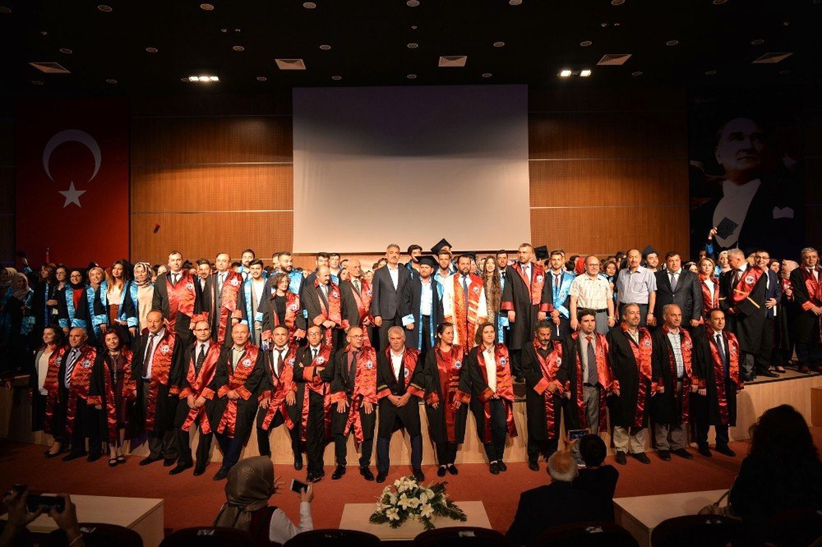 Kmü Teknik Bilimler Meslek Yüksekokulunda Mezuniyet Coşkusu
