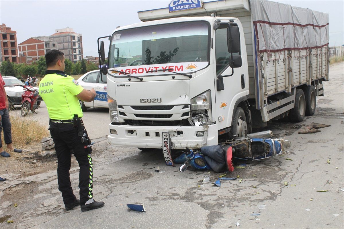 Manisa\'da Trafik Kazası: 1 Yaralı