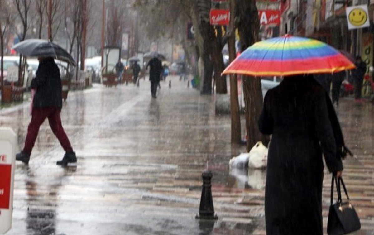 Meteorolojiden sağanak ve fırtına uyarısı