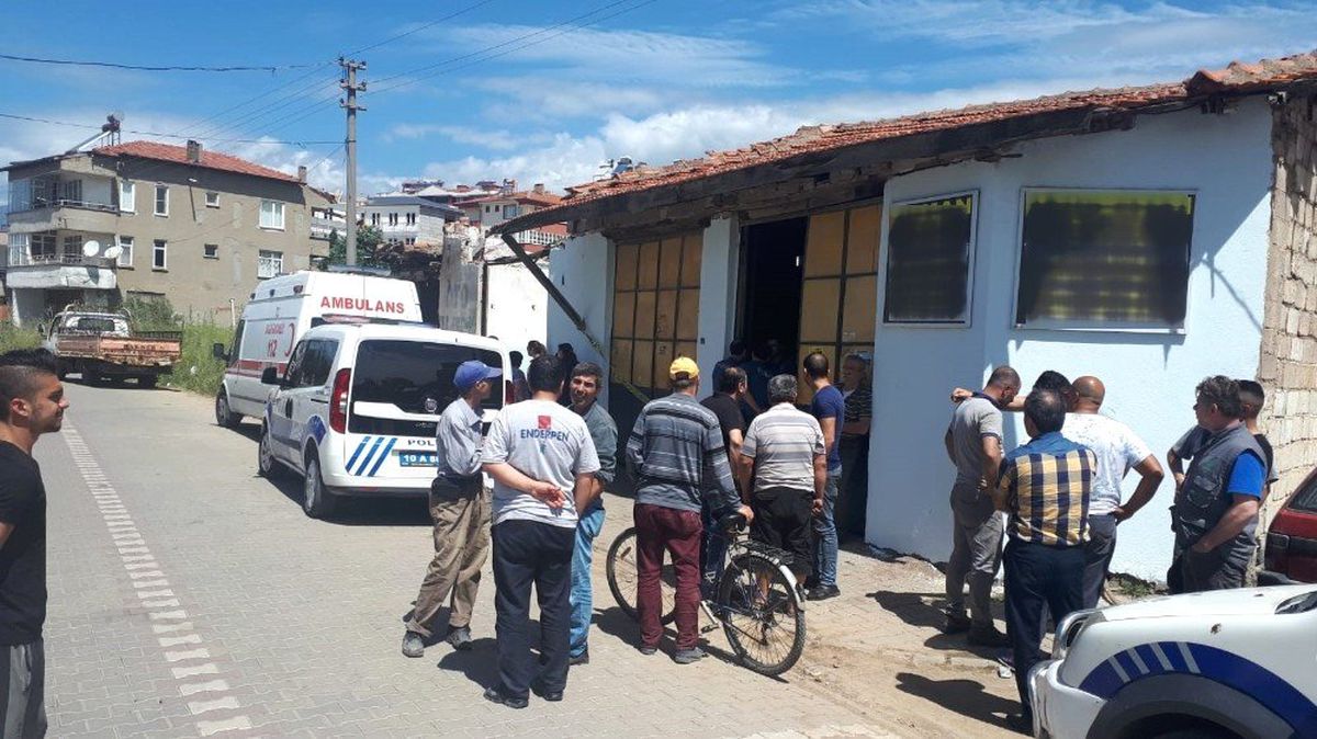 Oğlu babasını iş yerinde ölü buldu