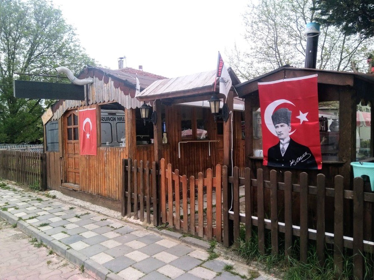 Pencereden giren hırsız, döner salonunun kasasını soydu