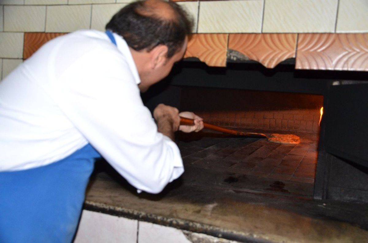 Pideye Kaymakam Eli