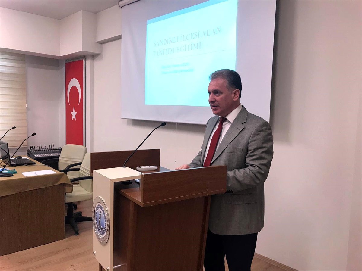 Sandıklı MYO\'da turizm ve iletişim semineri