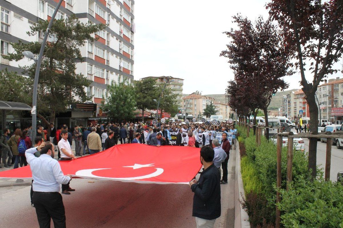 Sendikalar Öğretmene Şiddete Karşı Yürüdü