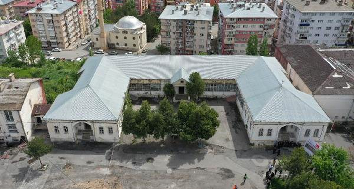 Sivas\'ta, Eski Yarı Açık Cezaevinin Restorasyonu Başladı